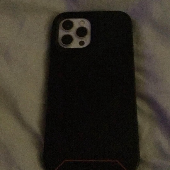 iPhone 12 MAX PRO PREOWNED 512G UNLOCKED MINOR WEAR BUT BEEN IN CASE - Picture 5 of 7